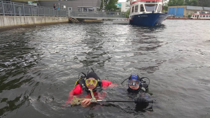 Brněnští strážníci lovili v přehradě berlu