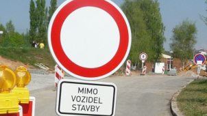 Řidiče v kraji čekají tři nové uzavírky