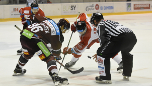 Kometa drží čelo, spodek se vyrovnává