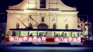 Vánoční tramvaj se po roce opět rozsvítí i v Brně