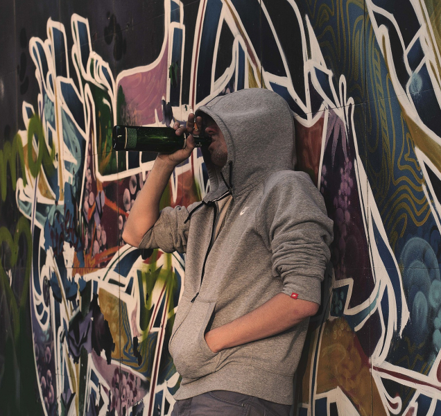 Podnapilý muž prý přijel na čerpací stanici se sektem