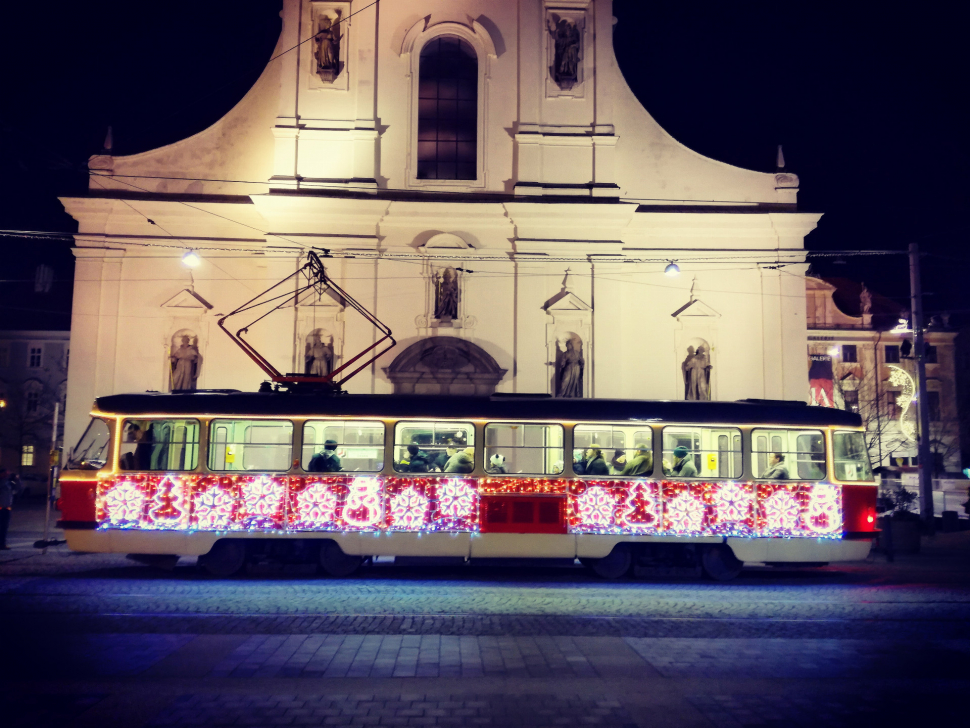 Vánoční tramvaj se po roce opět rozsvítí i v Brně